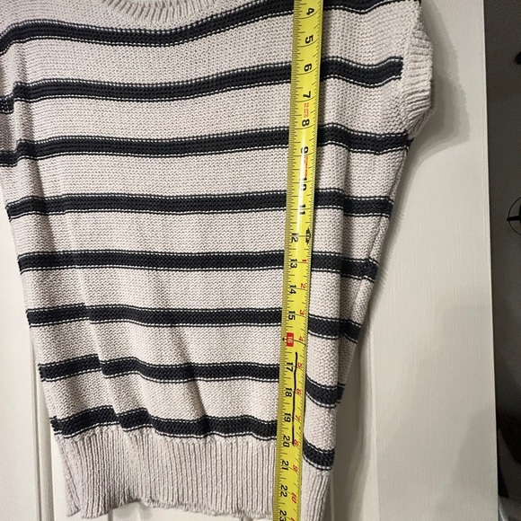 LUCKY BRAND Cream Striped Knit Sweater sz Medium - Picture 8 of 9